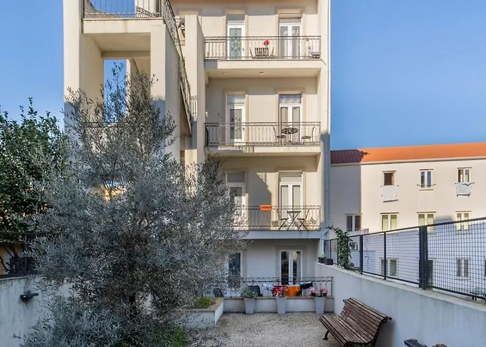 Διαμέρισμα Cozy W/ Ac And View