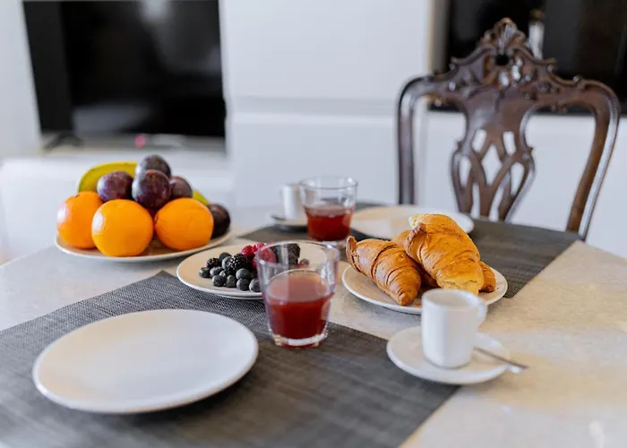 Cozy W/ Ac And View アパート